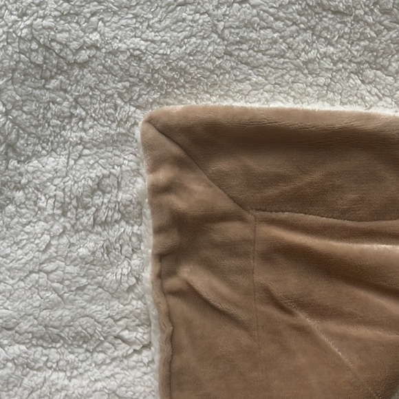 Soft Throw Blanket - Picture 5 of 6